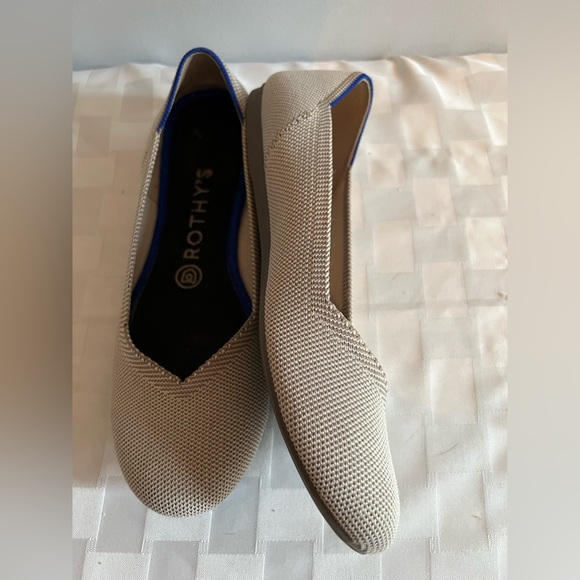 Size 8 Rothy’s the Flat. Round toe gray quartz flats. Good preowned condition - Picture 6 of 11
